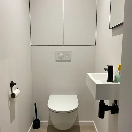 Near Sandy In Belgium, Cleaning Included Apartament *