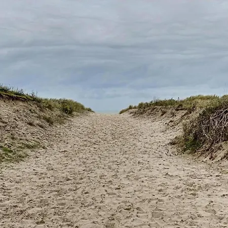 Near Sandy In Belgium, Cleaning Included 尼乌波特
